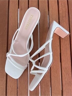 Tinstree NWT Women’s White Strappy Thin Block Heel Sandals  New In Box Size 11